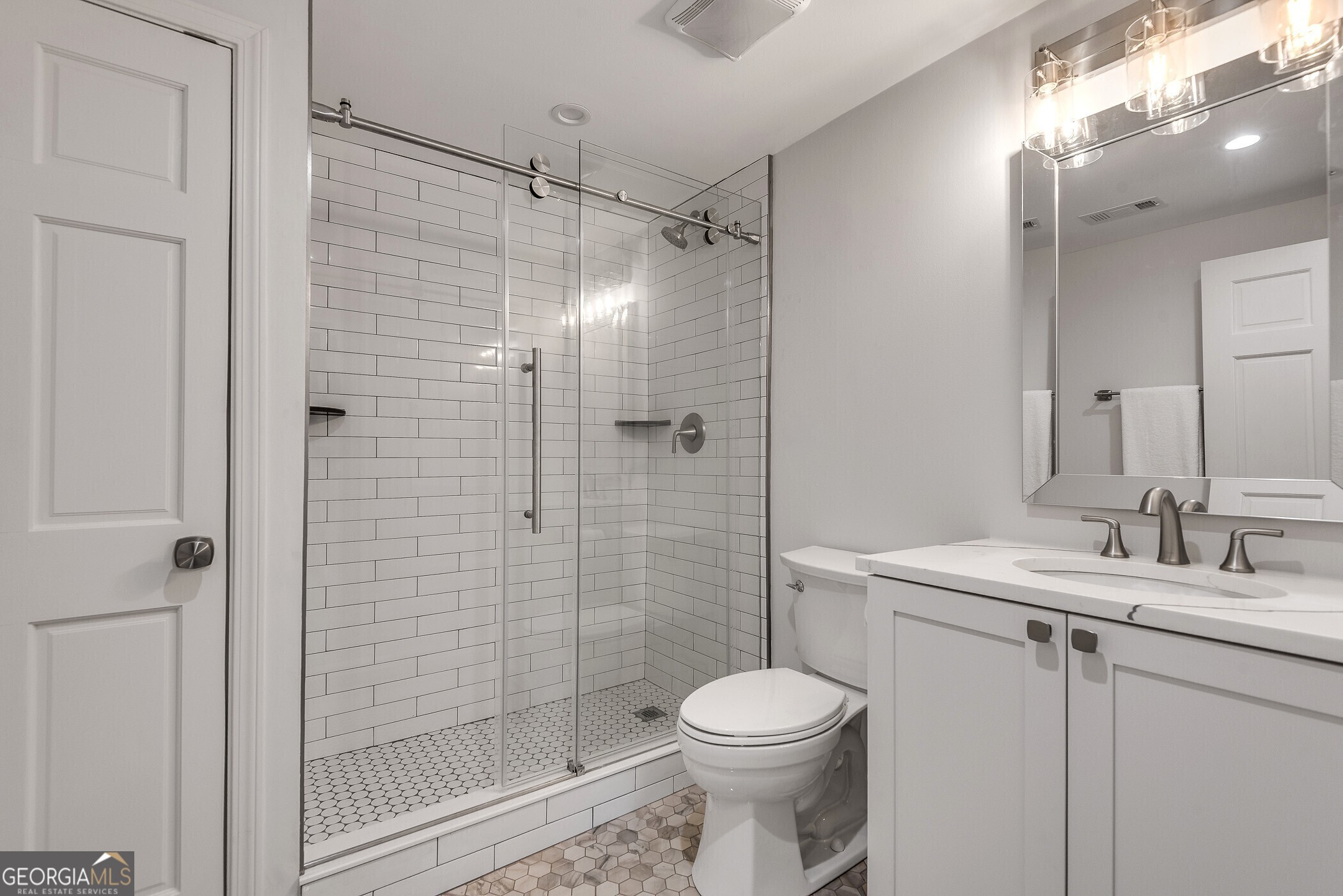 2592 River Oak Drive