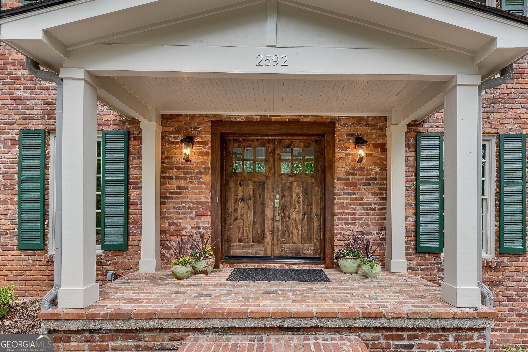 2592 River Oak Drive