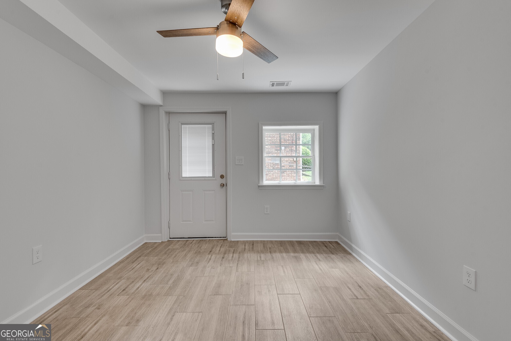 2592 River Oak Drive