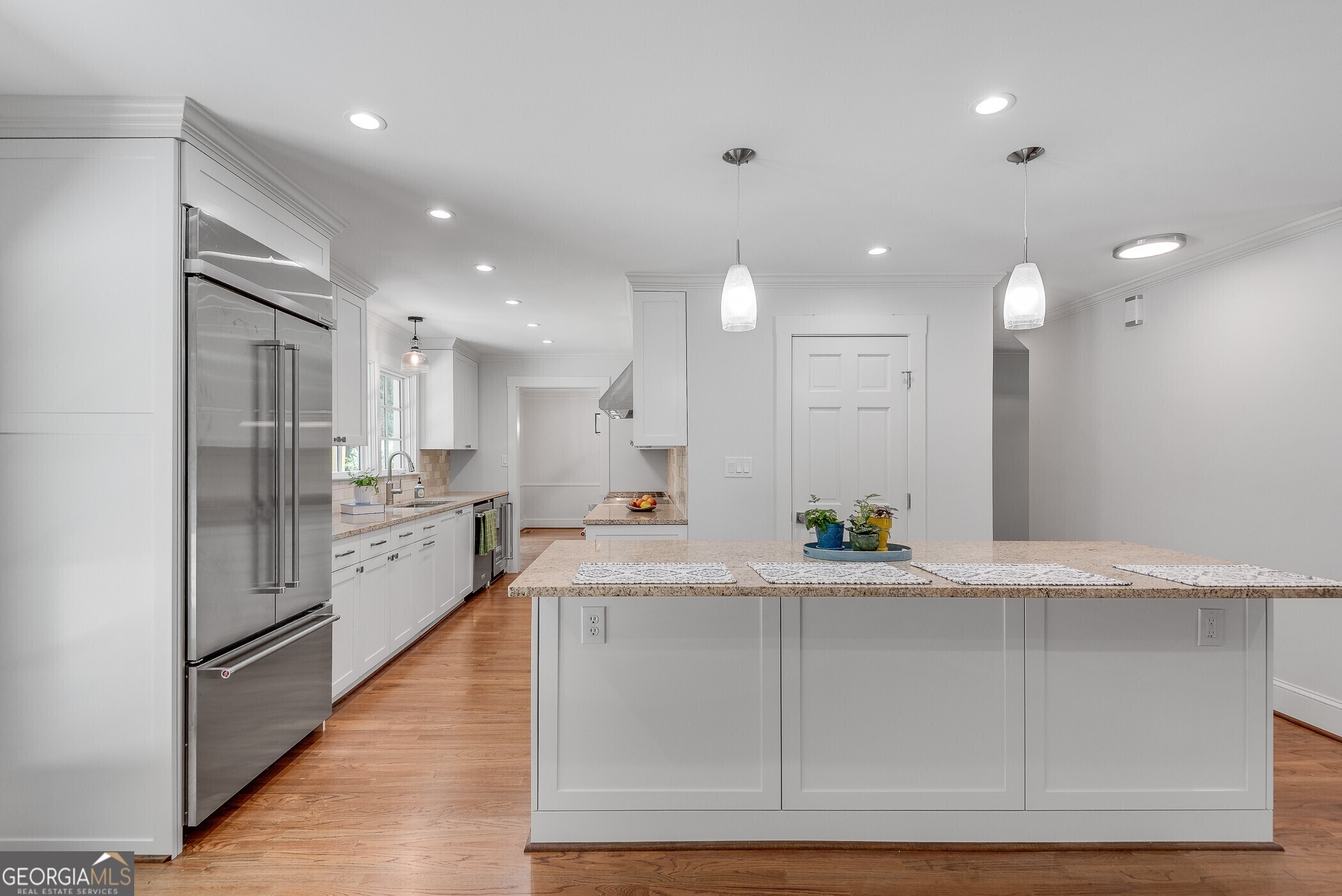 2592 River Oak Drive