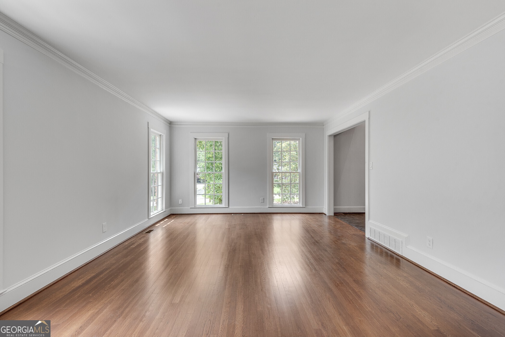 2592 River Oak Drive
