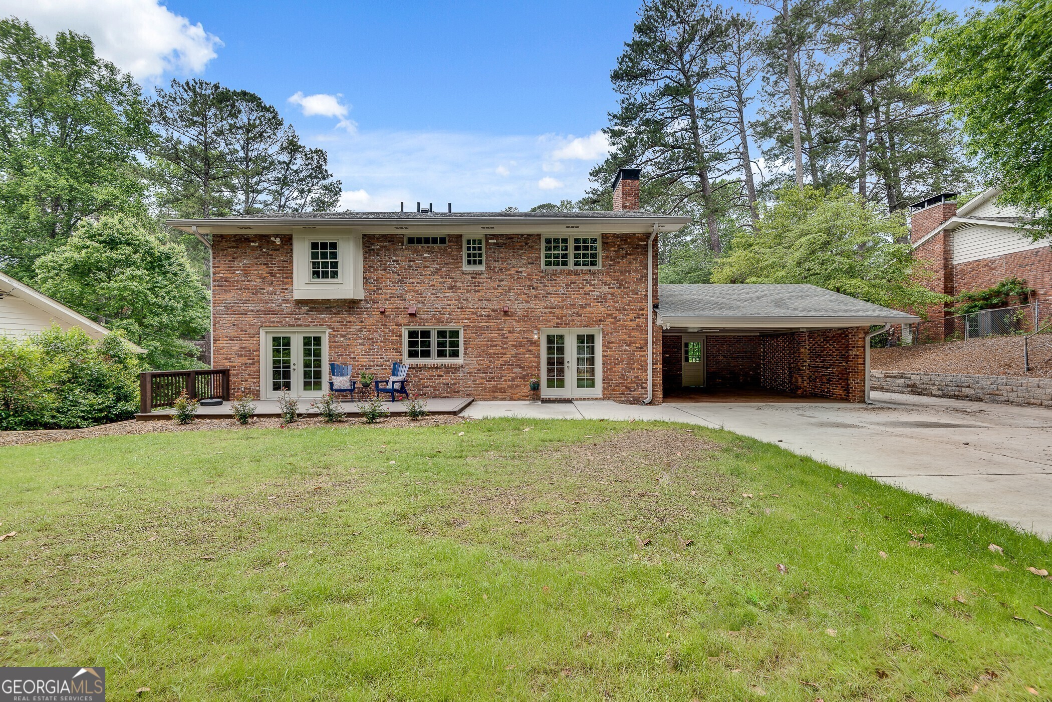 2592 River Oak Drive