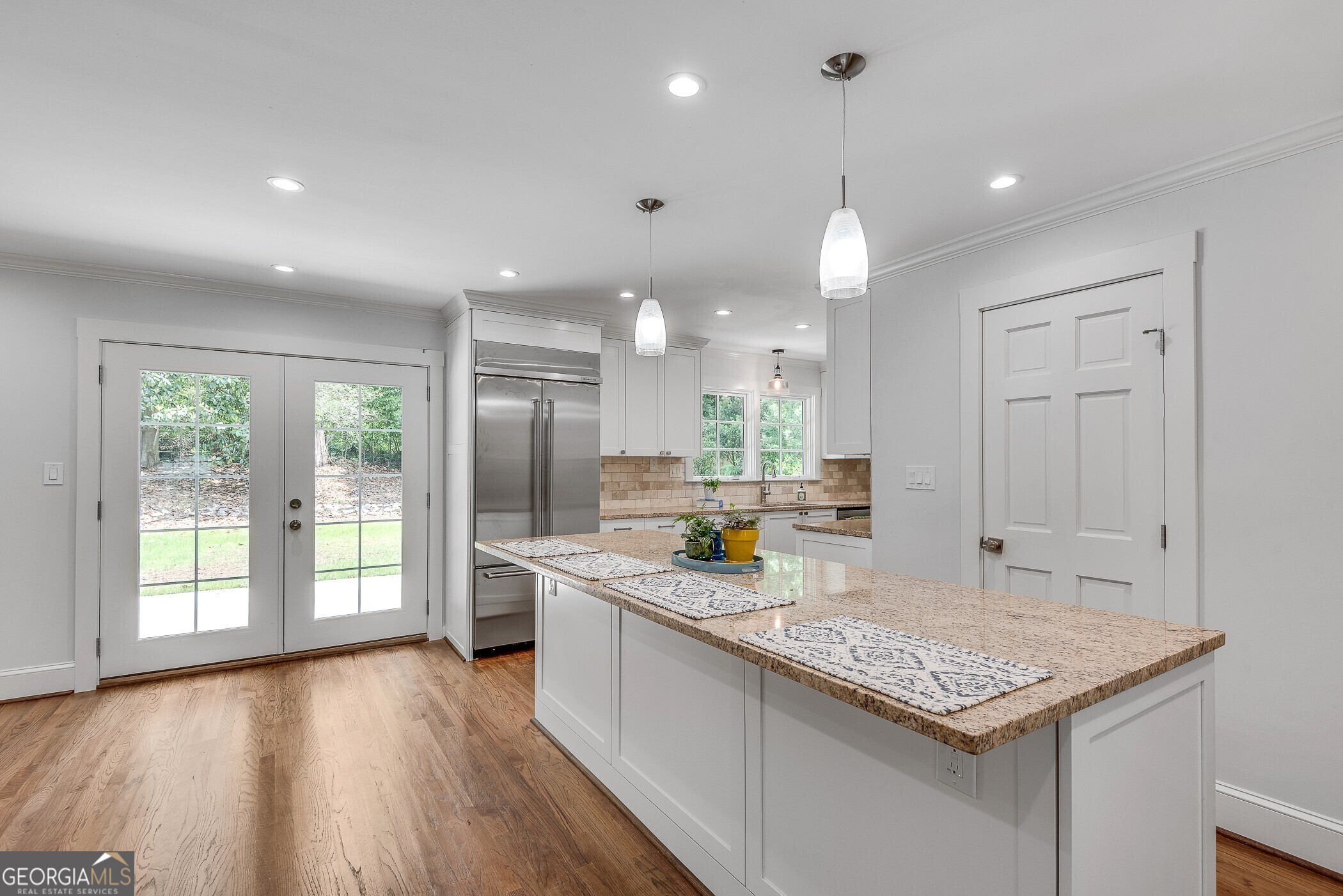 2592 River Oak Drive
