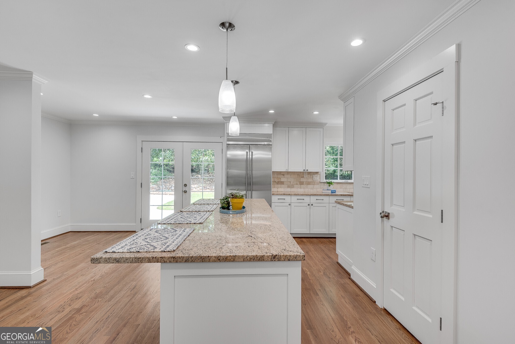 2592 River Oak Drive