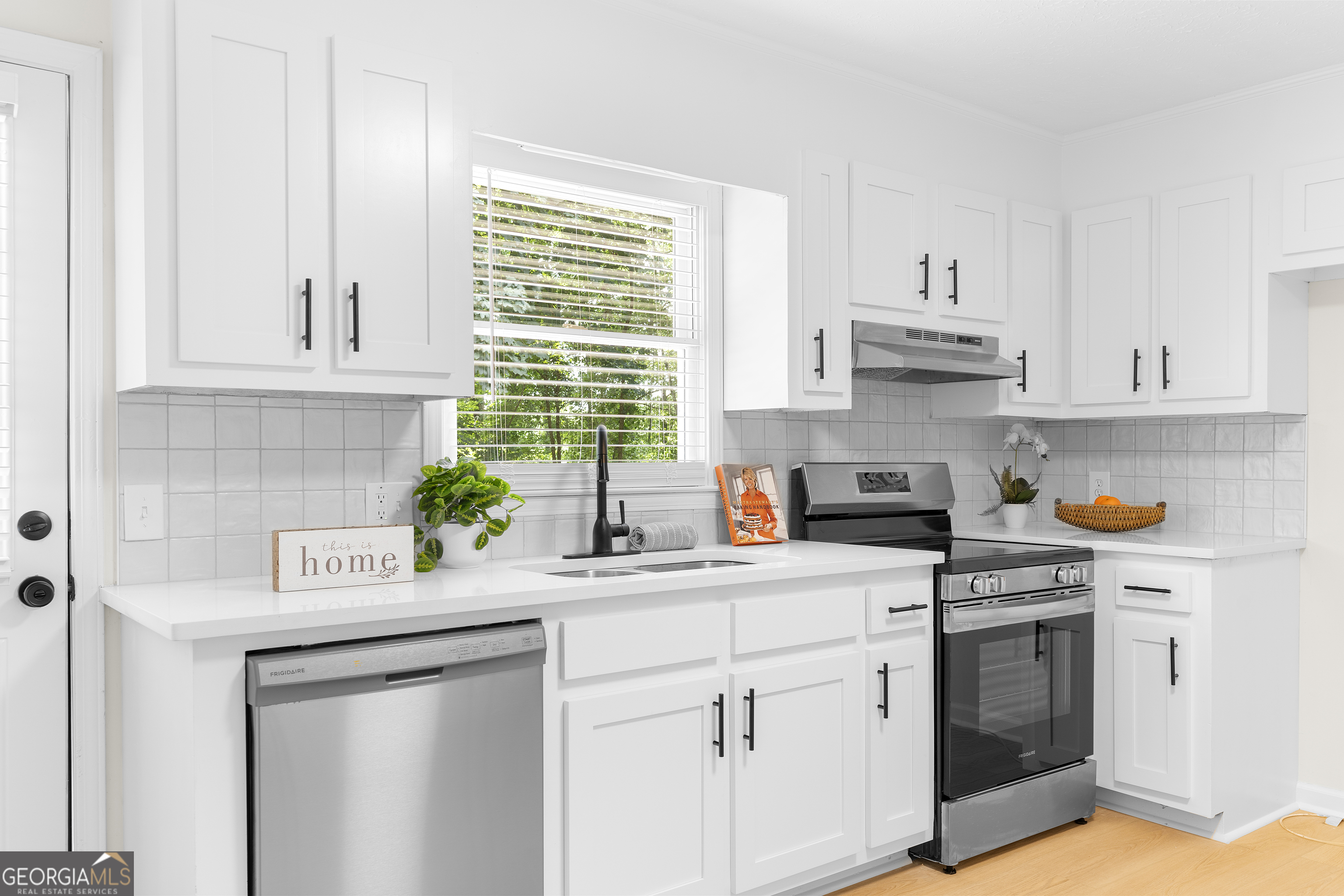 104 Amberidge Drive NW