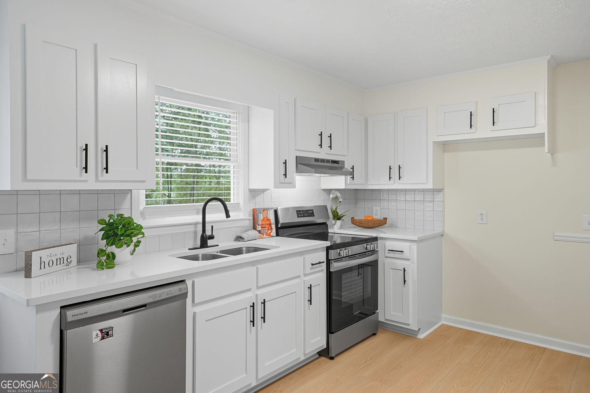 104 Amberidge Drive NW