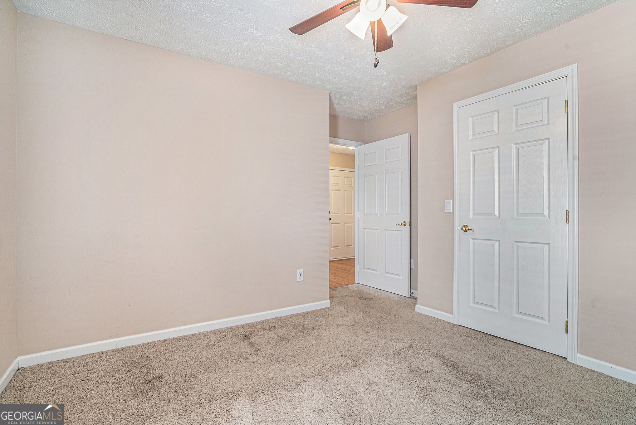 920 Village View Circle