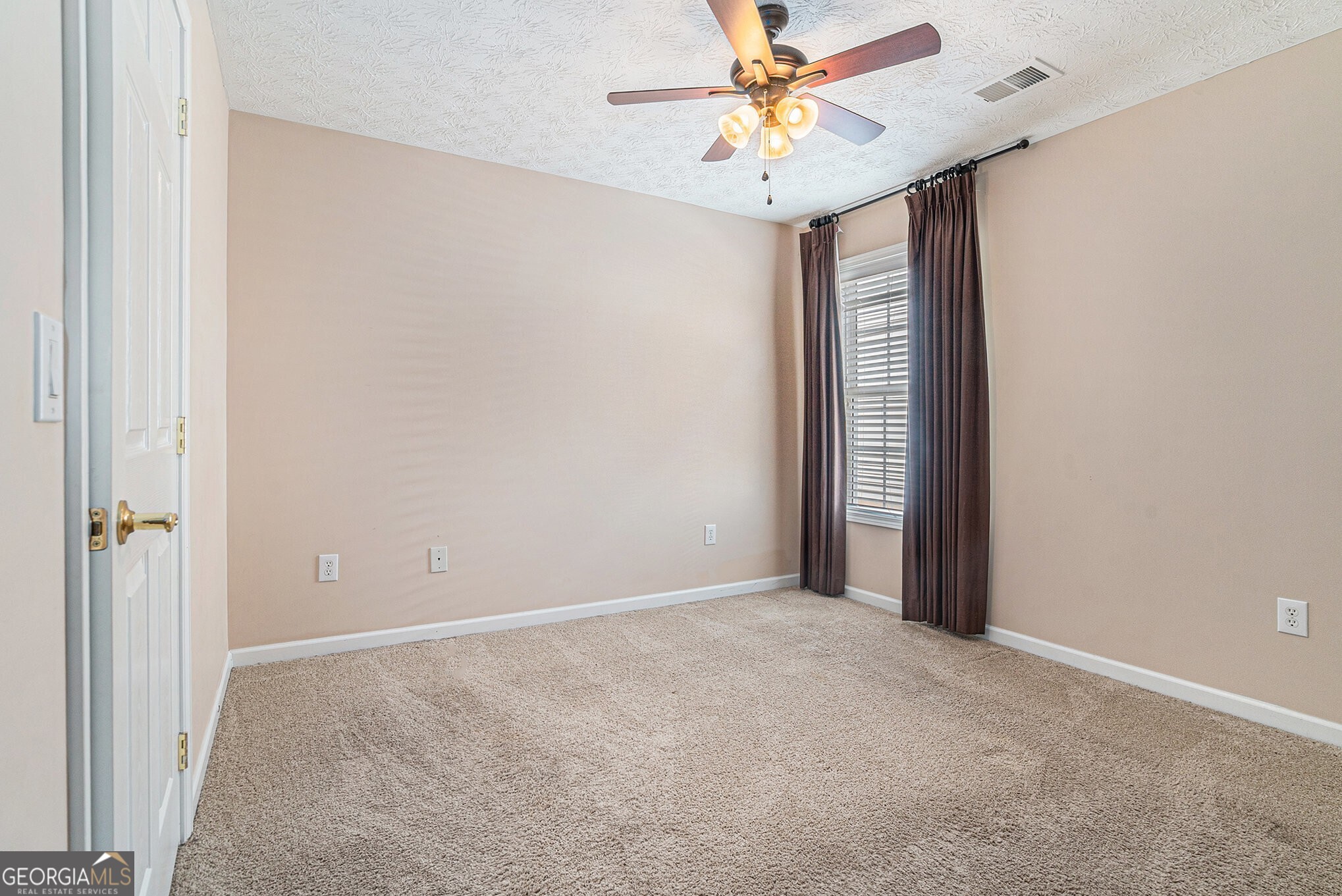 920 Village View Circle