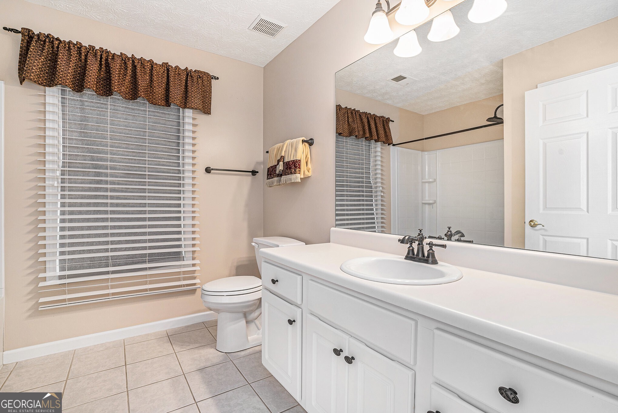 920 Village View Circle