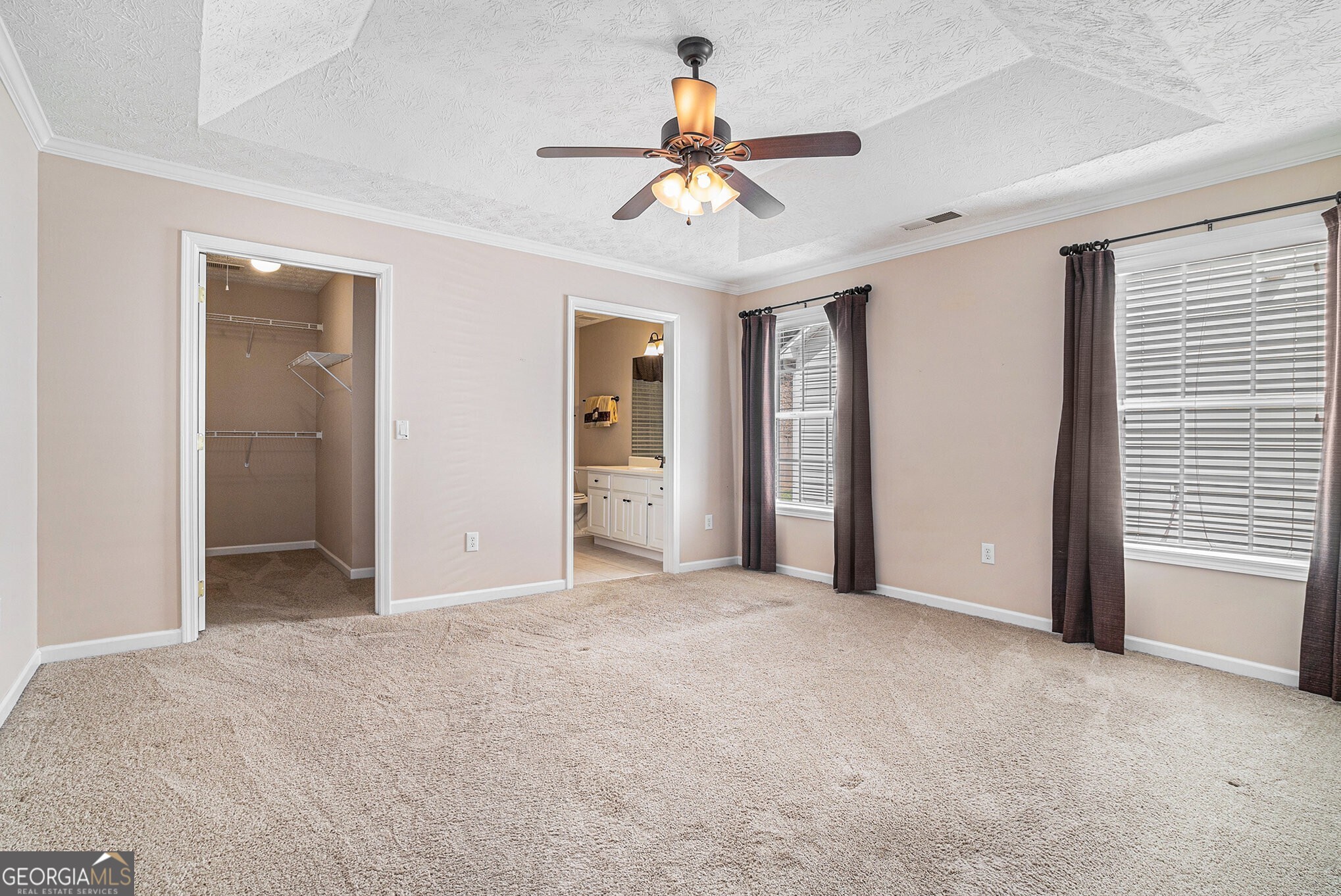 920 Village View Circle