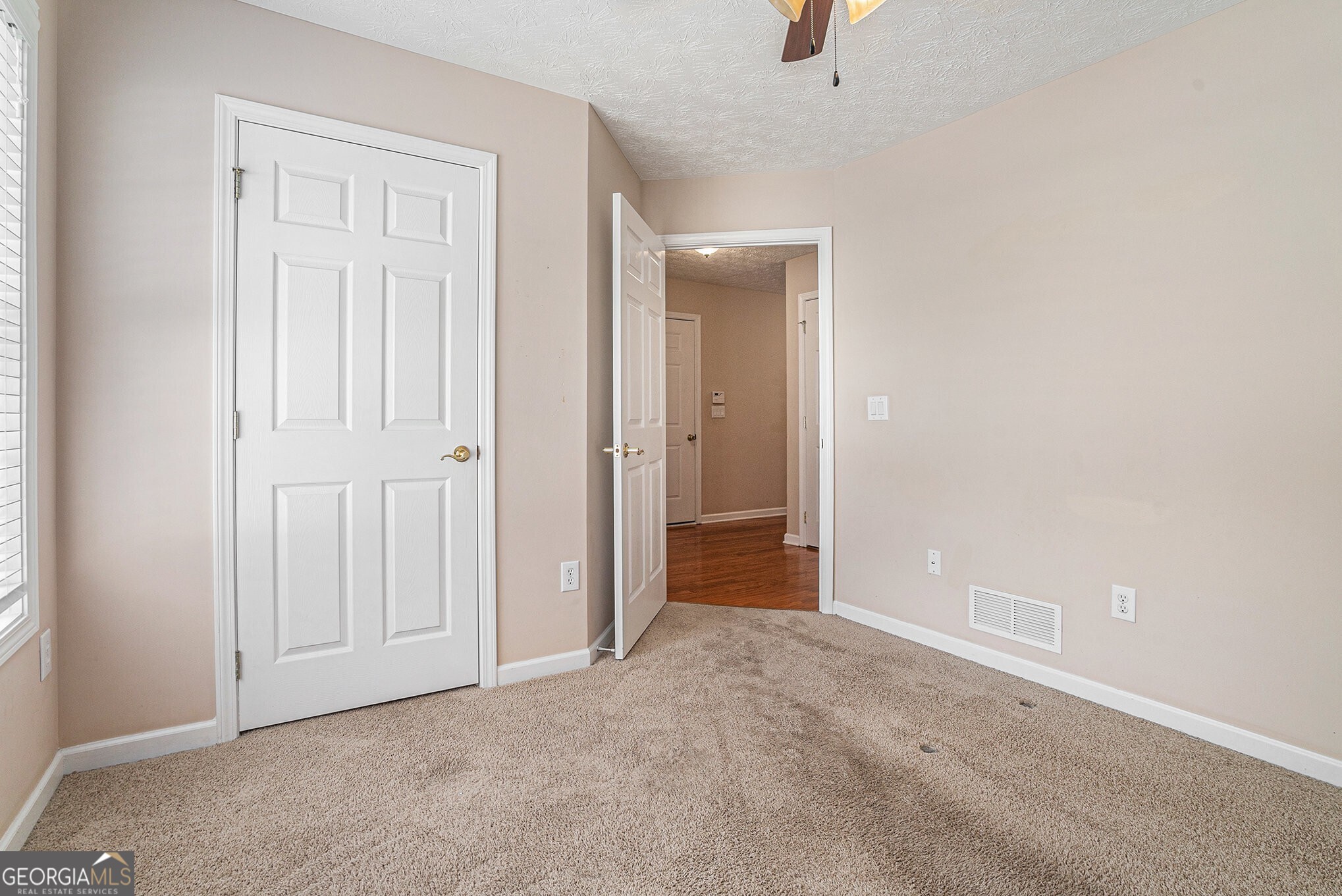 920 Village View Circle