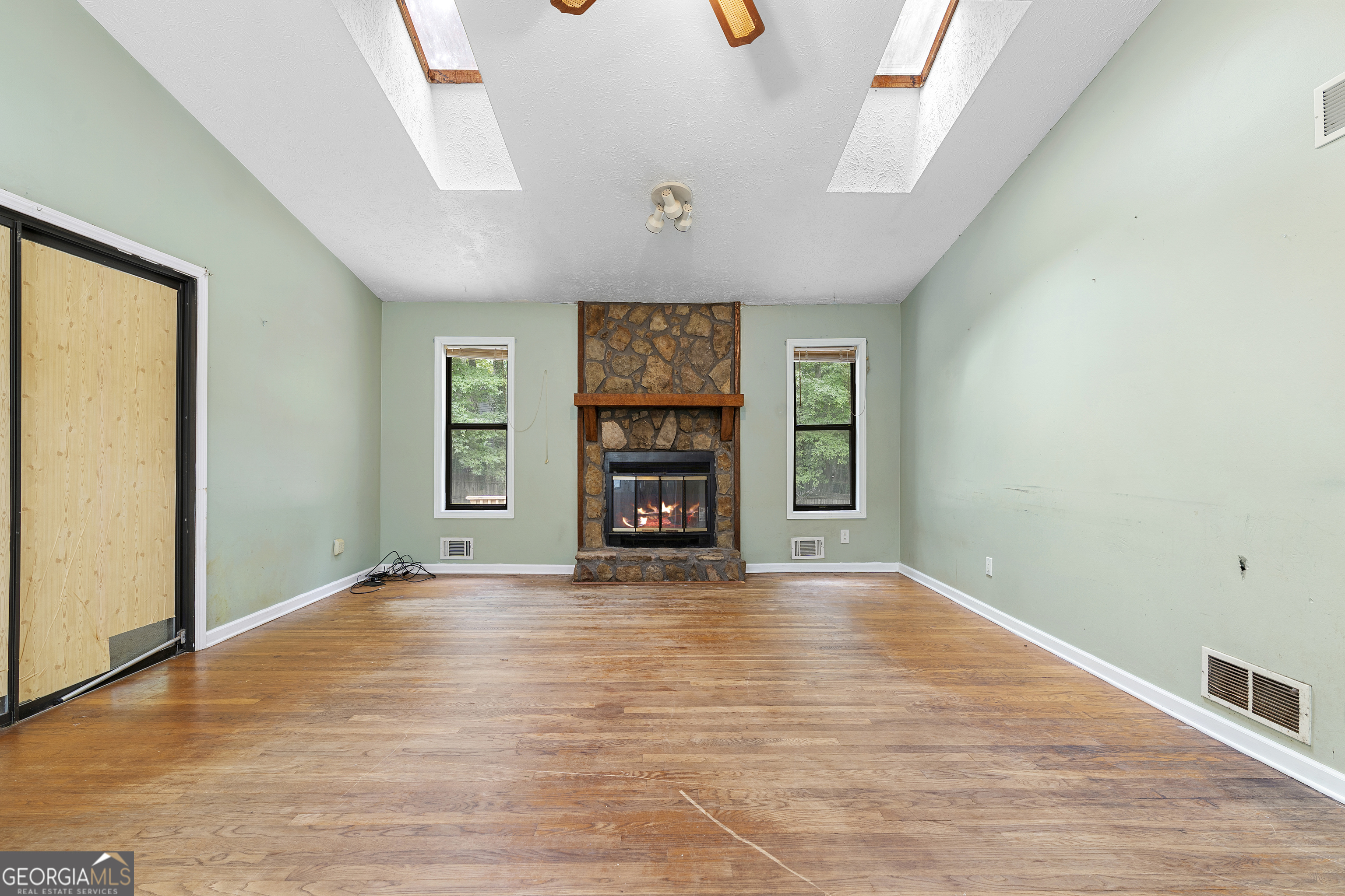 442 Monroe Court NW