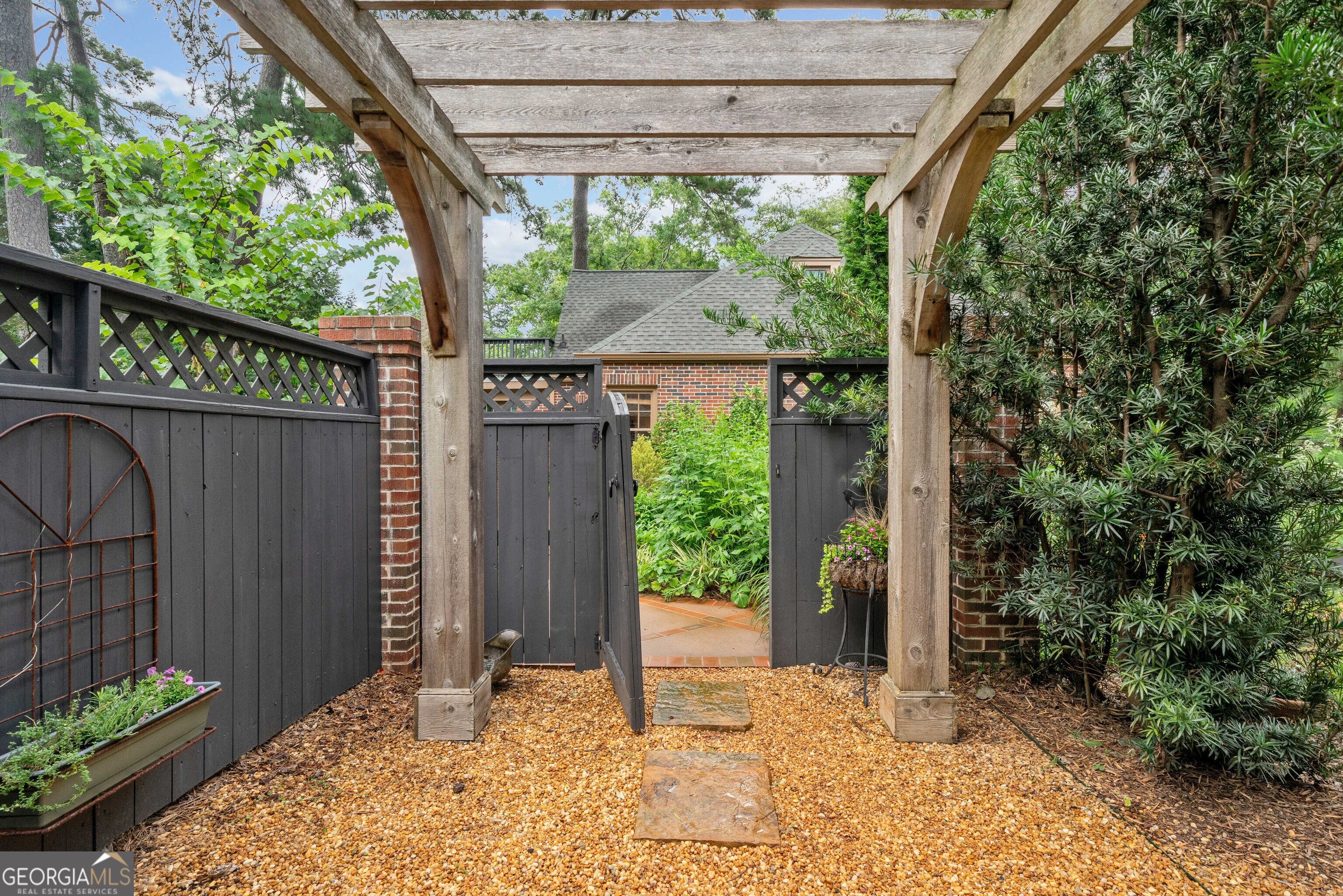 41 Clarendon Avenue