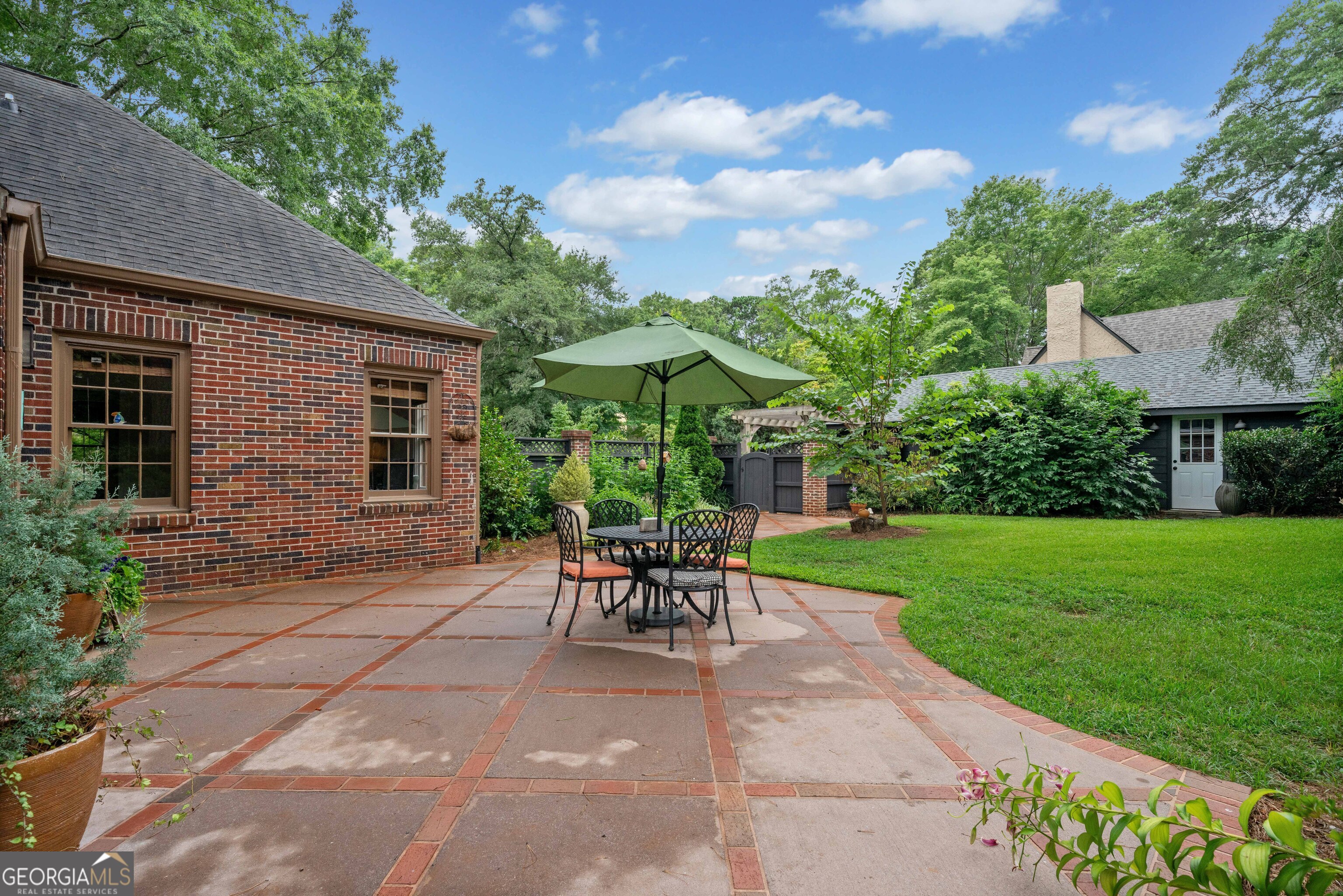 41 Clarendon Avenue