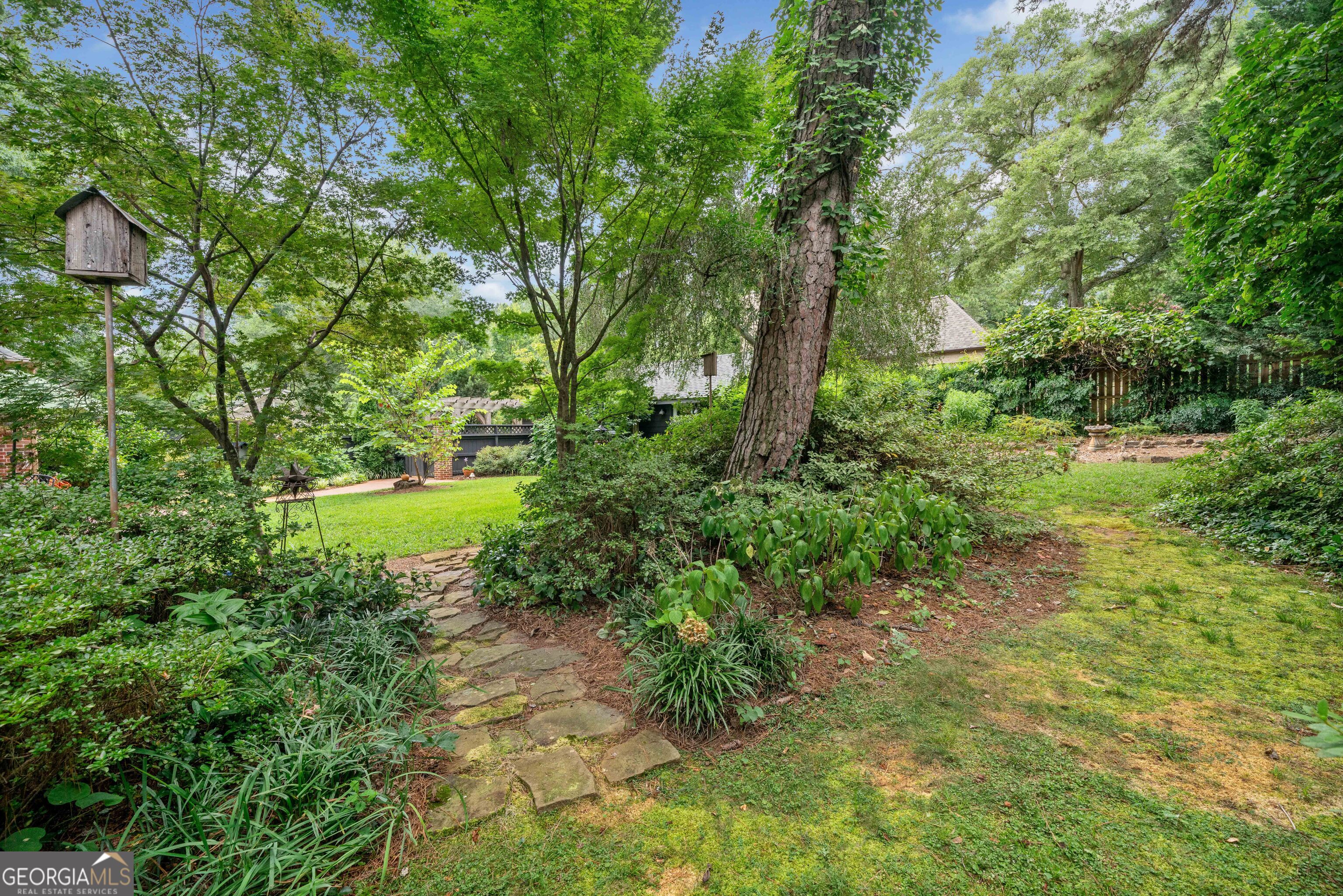 41 Clarendon Avenue