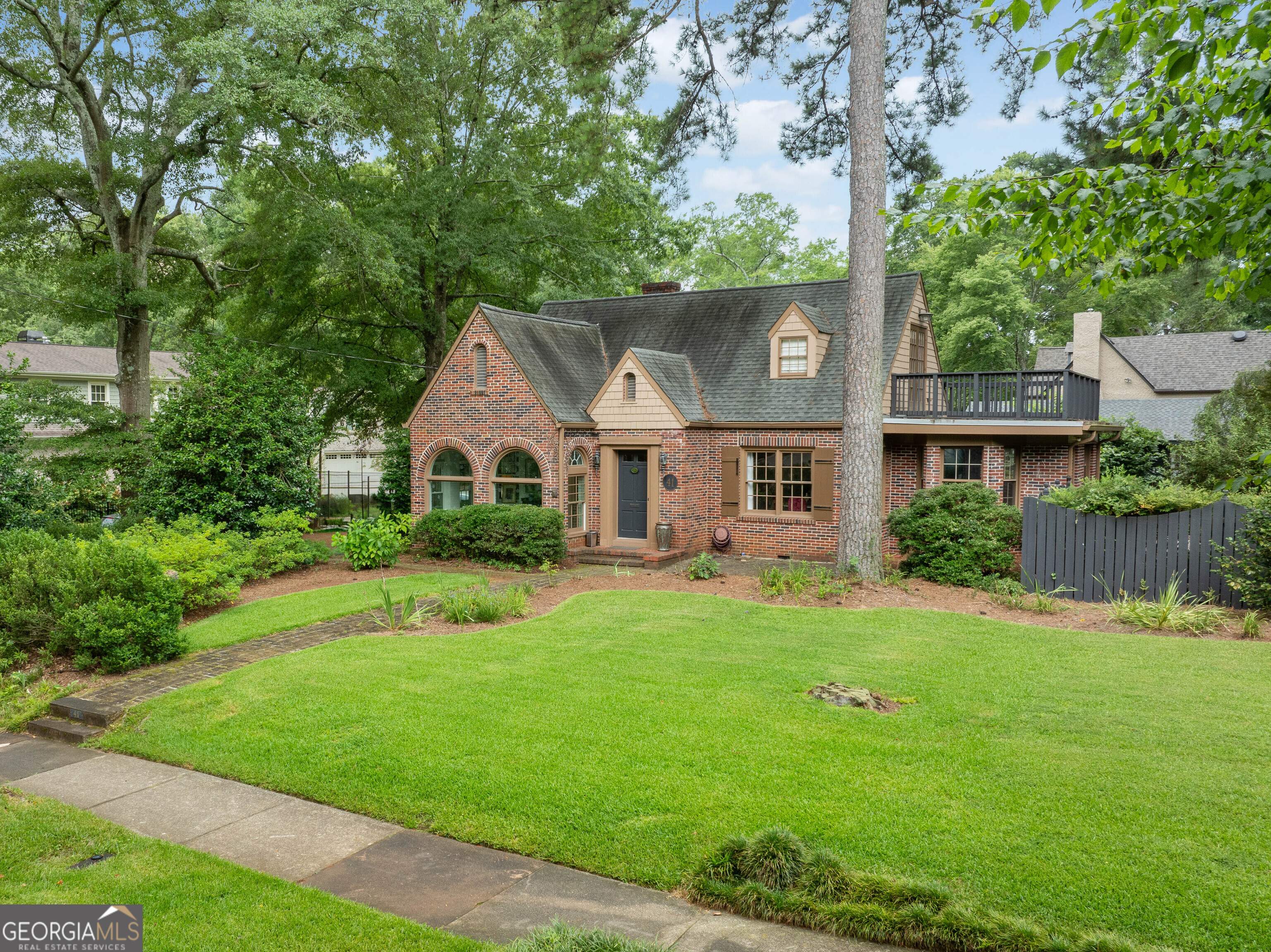 41 Clarendon Avenue