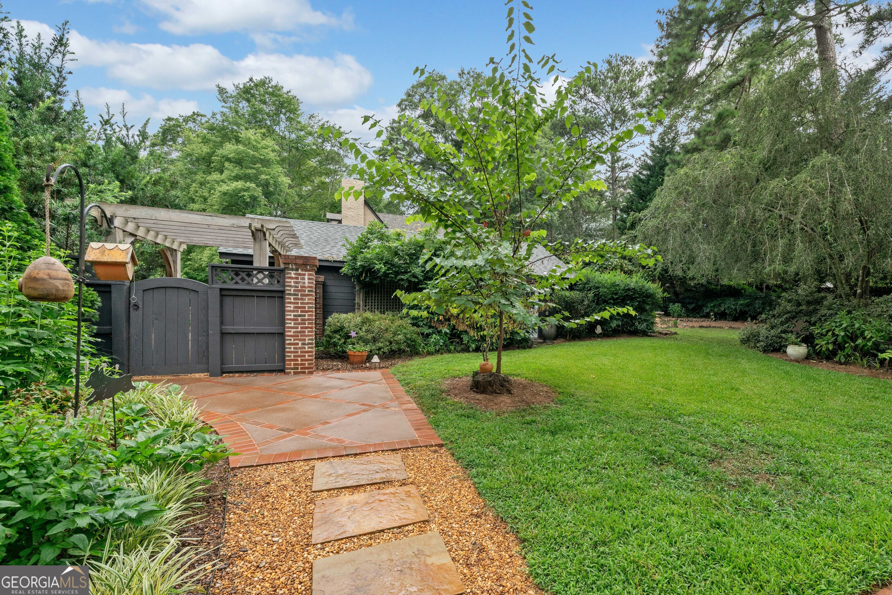 41 Clarendon Avenue