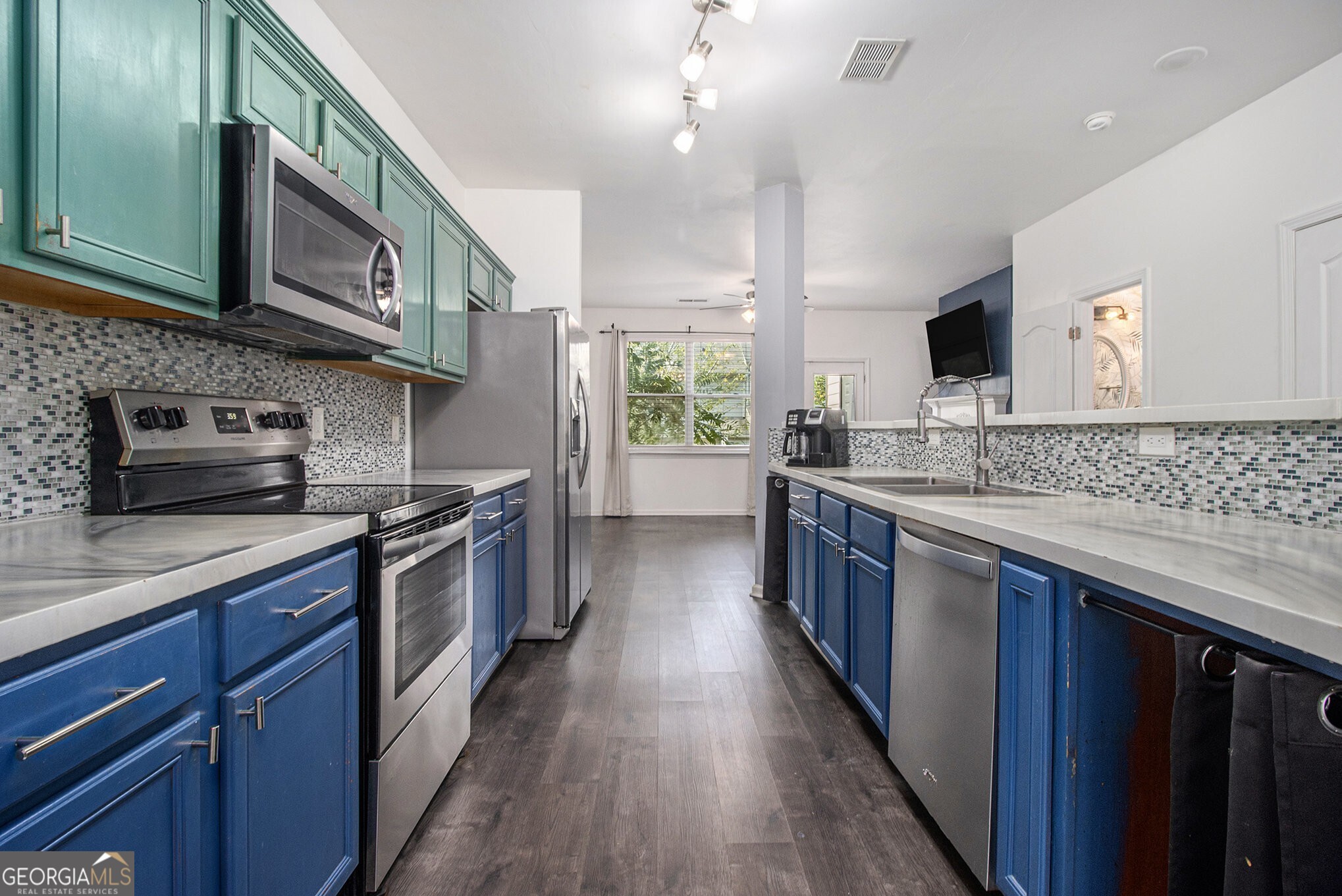 1829 Bayrose Circle
