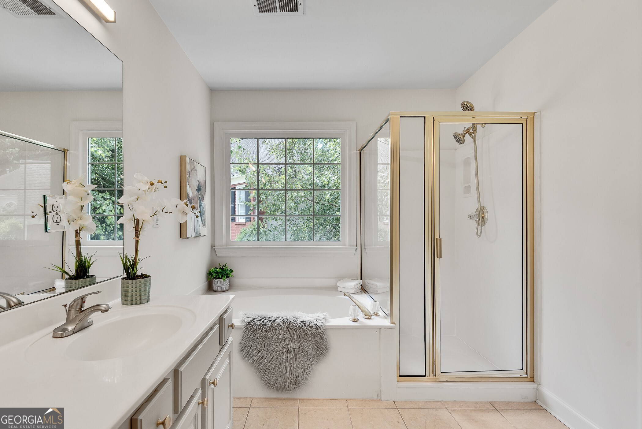 1410 Crescent Walk