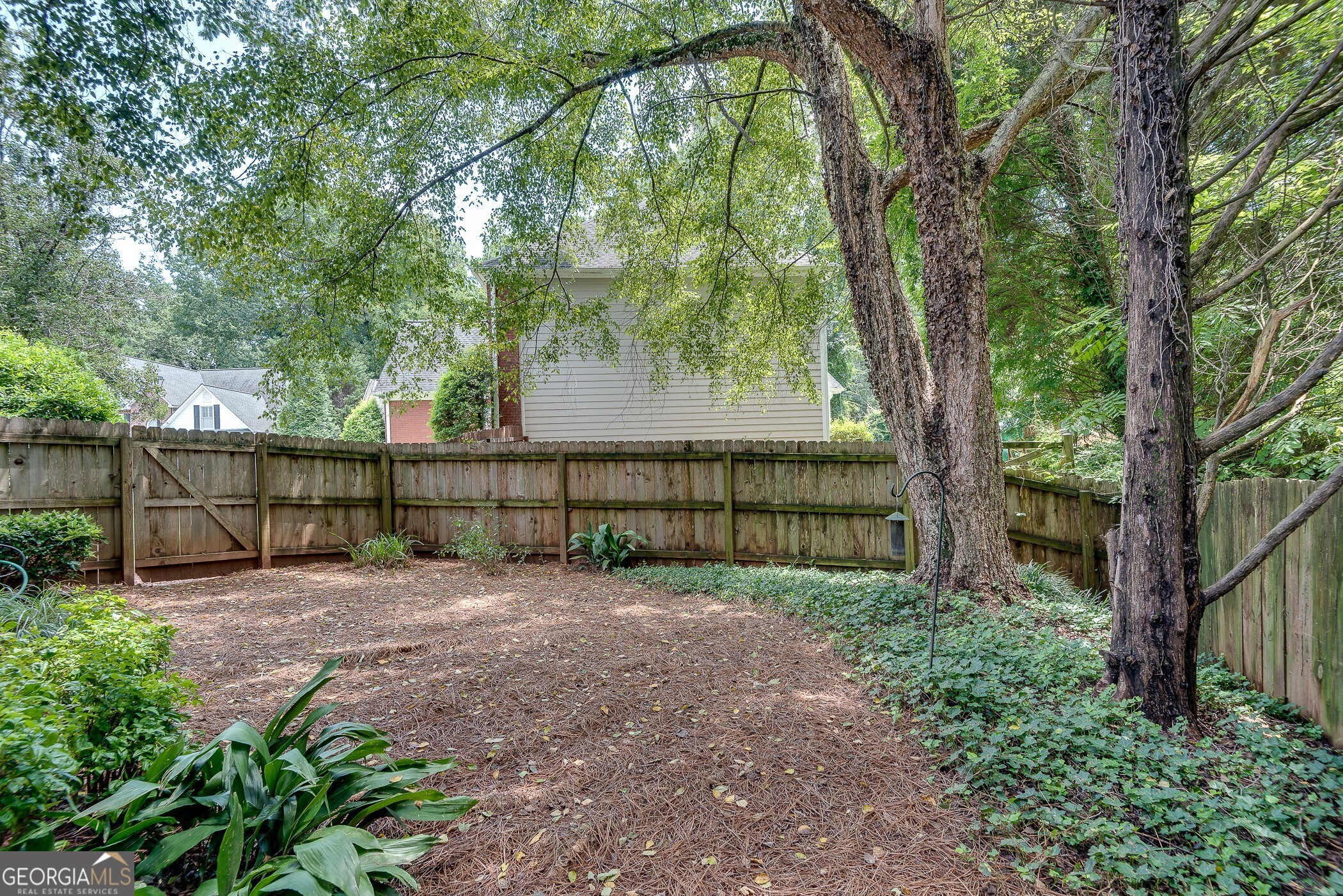 1410 Crescent Walk