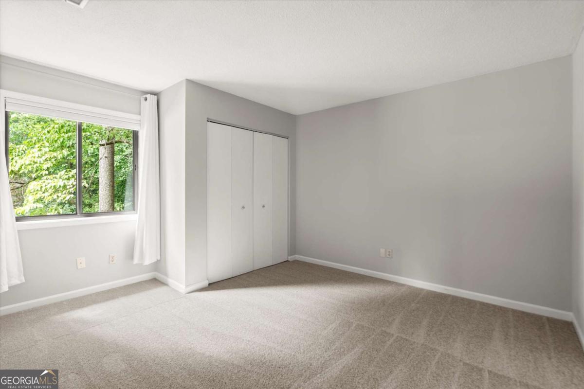 225 Lakeview Ridge W