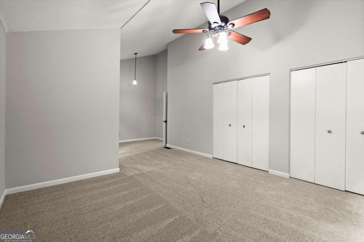 225 Lakeview Ridge W