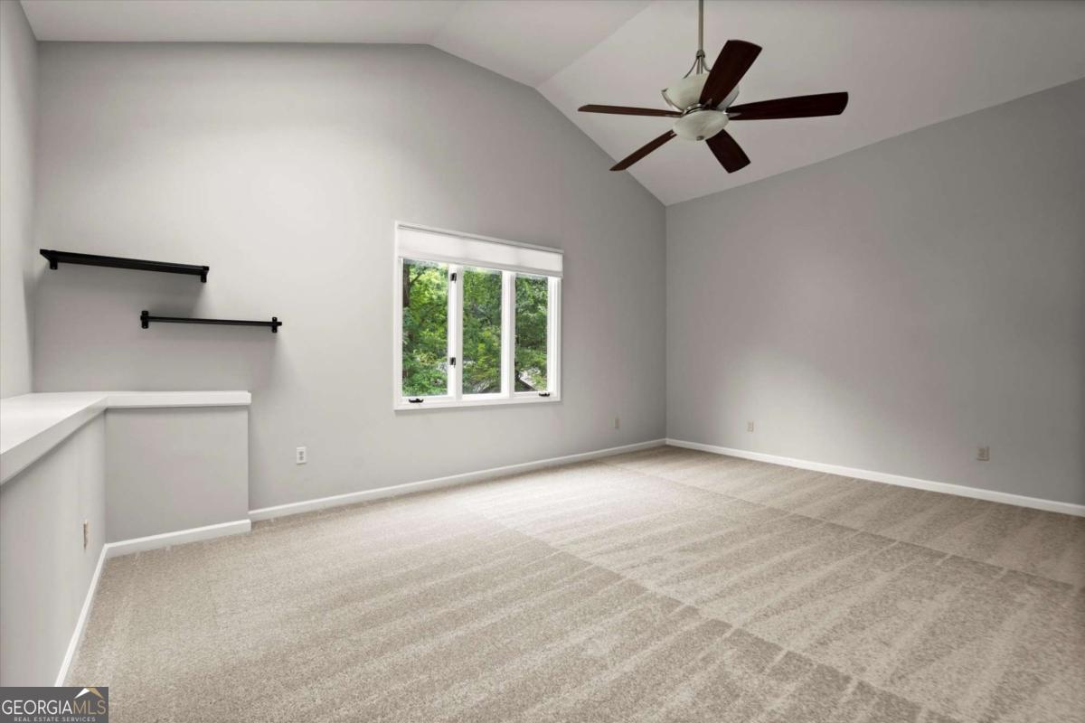 225 Lakeview Ridge W