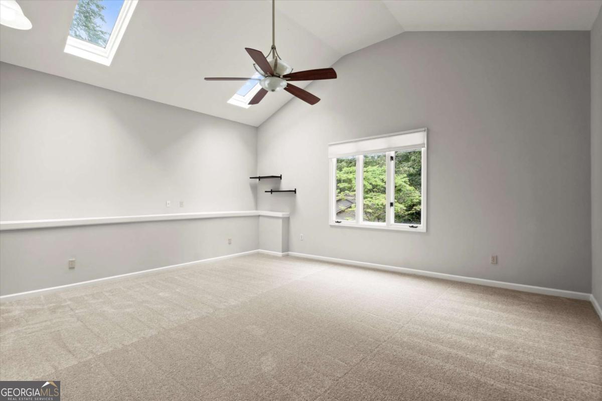 225 Lakeview Ridge W