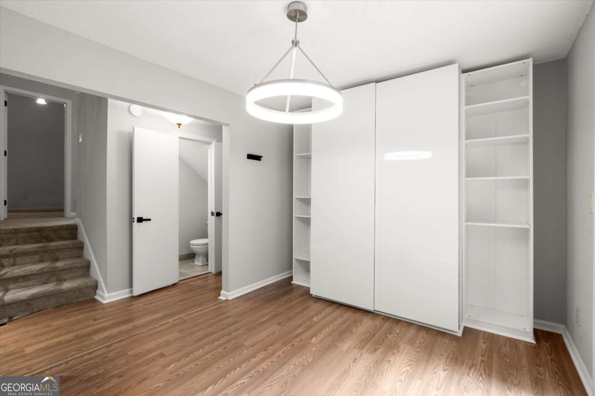 225 Lakeview Ridge W