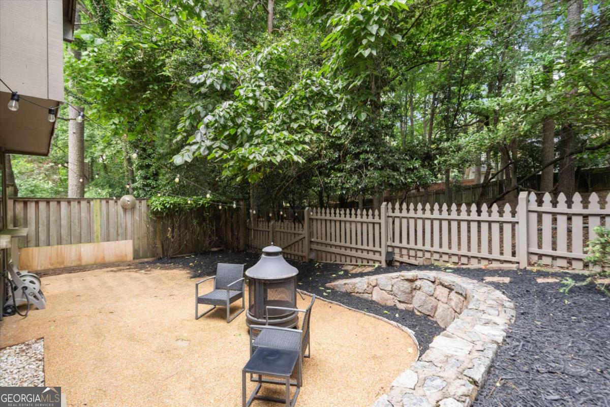 225 Lakeview Ridge W