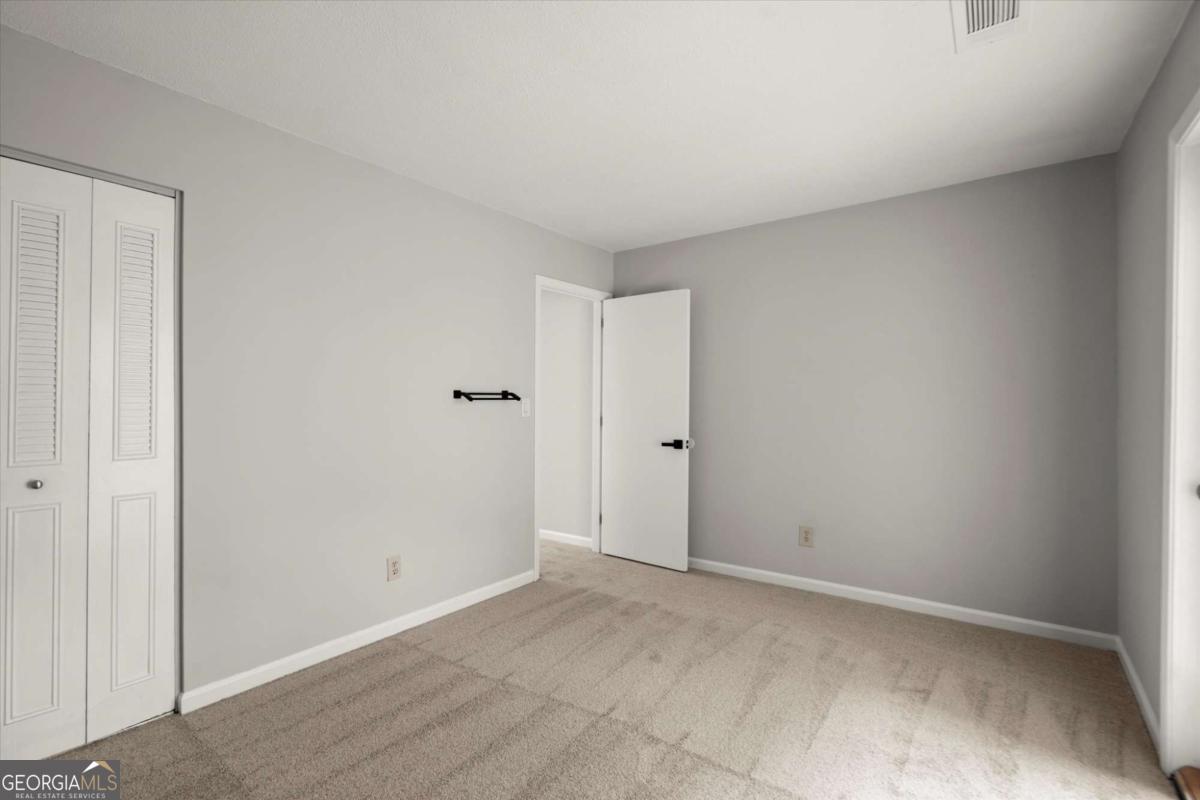 225 Lakeview Ridge W