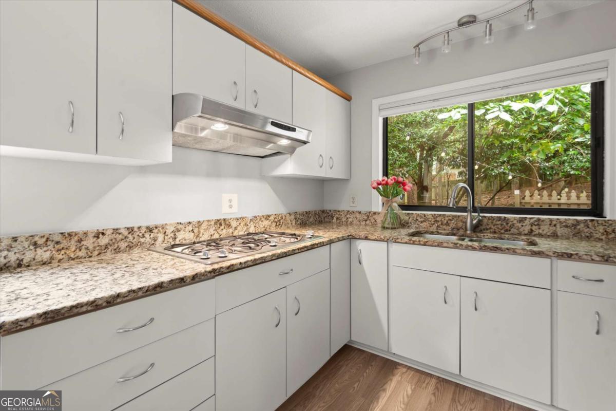 225 Lakeview Ridge W