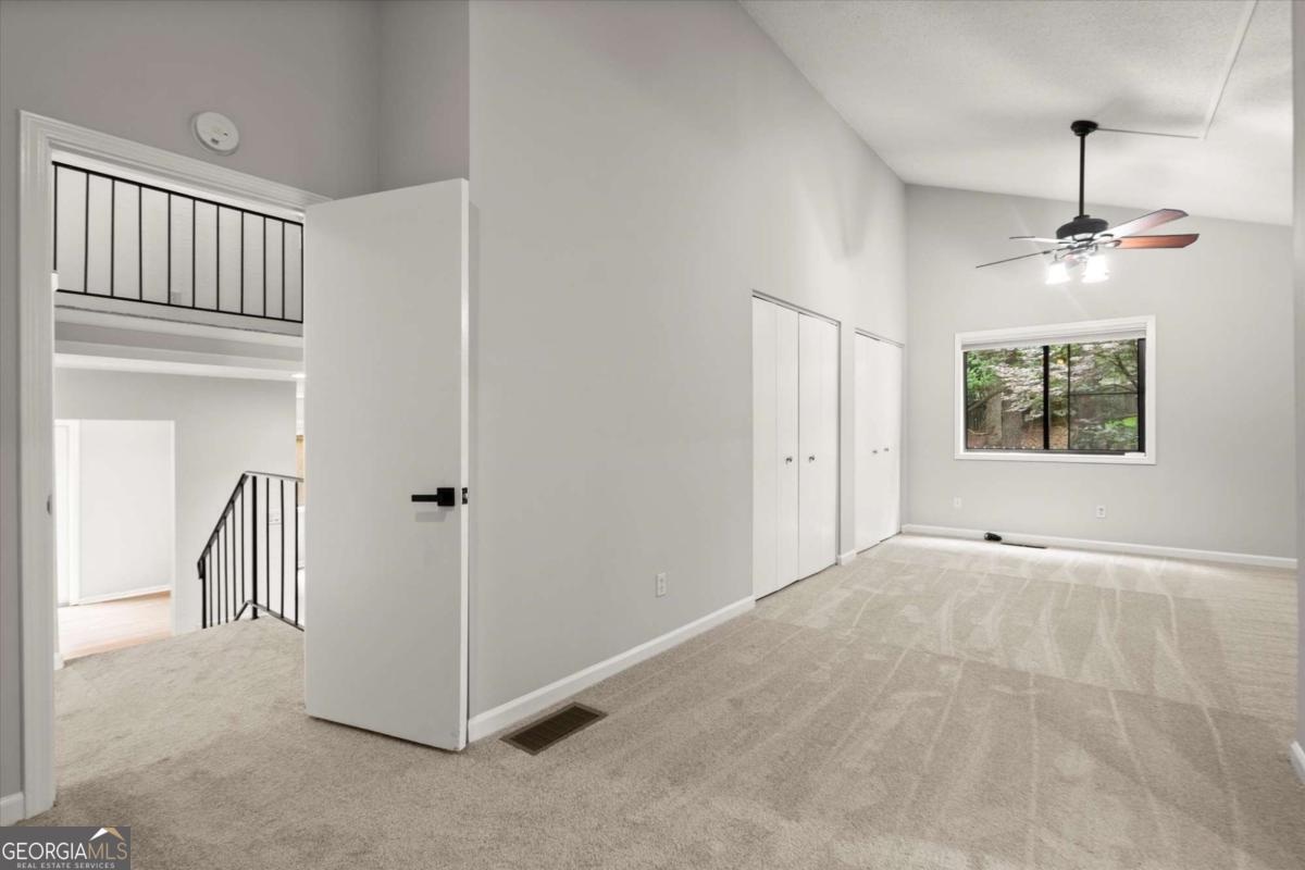 225 Lakeview Ridge W