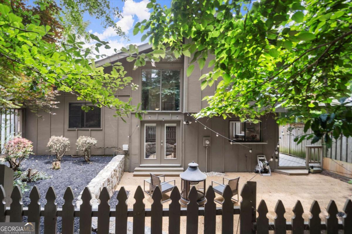 225 Lakeview Ridge W
