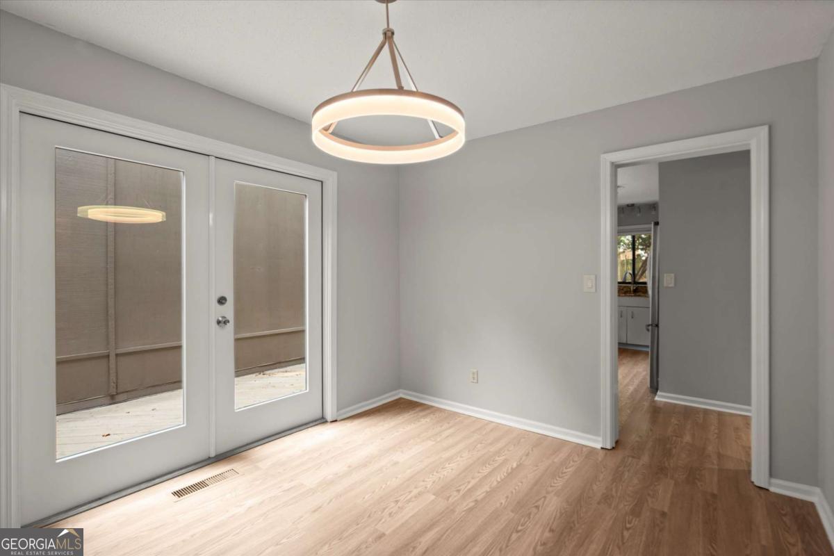 225 Lakeview Ridge W