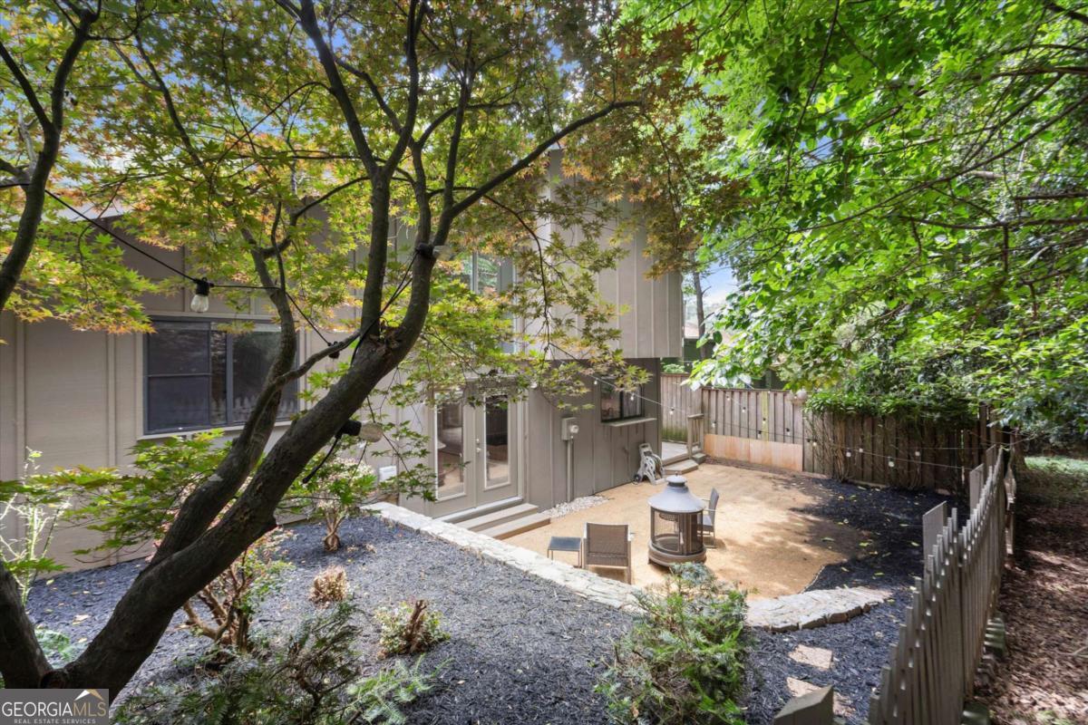 225 Lakeview Ridge W