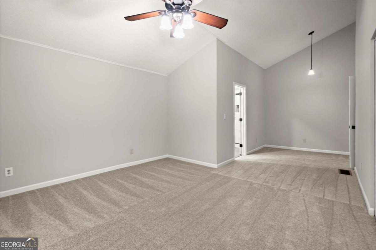 225 Lakeview Ridge W