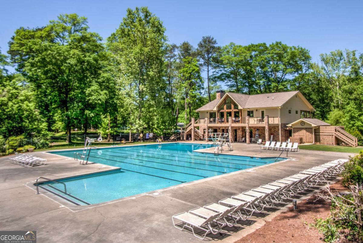 225 Lakeview Ridge W