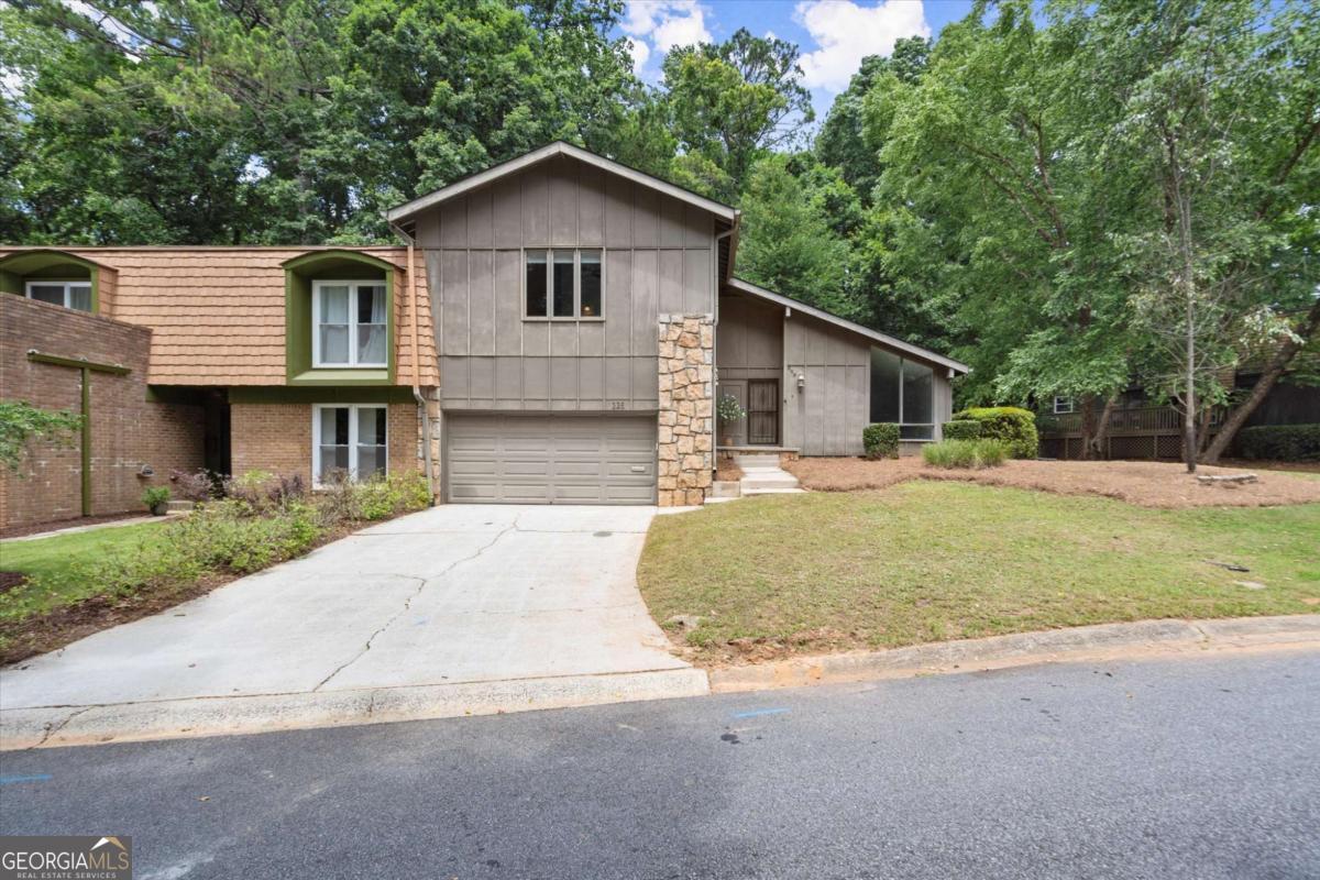 225 Lakeview Ridge W