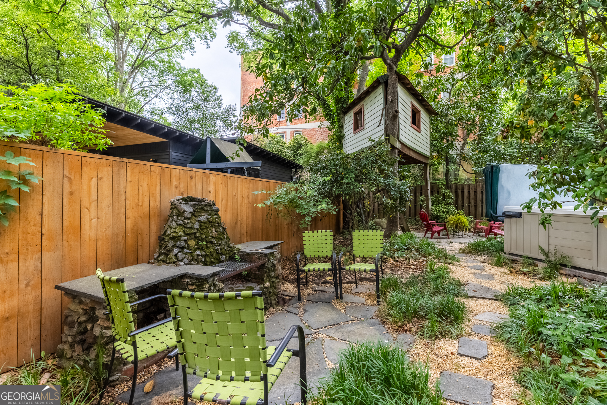 966 Blue Ridge Avenue NE