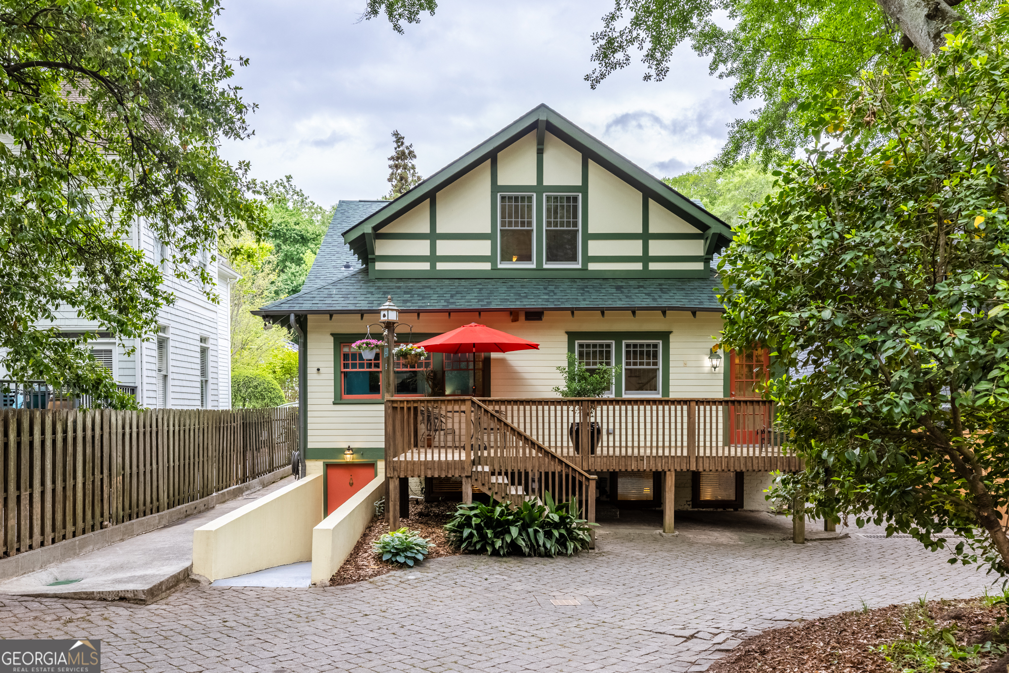 966 Blue Ridge Avenue NE