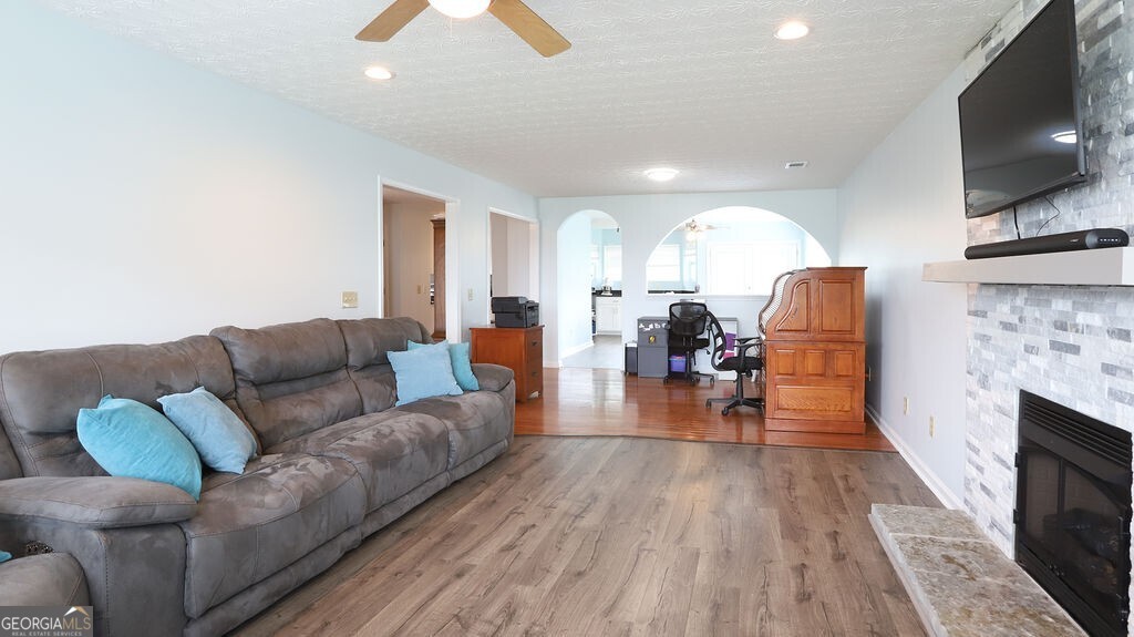 220 Foothills Drive