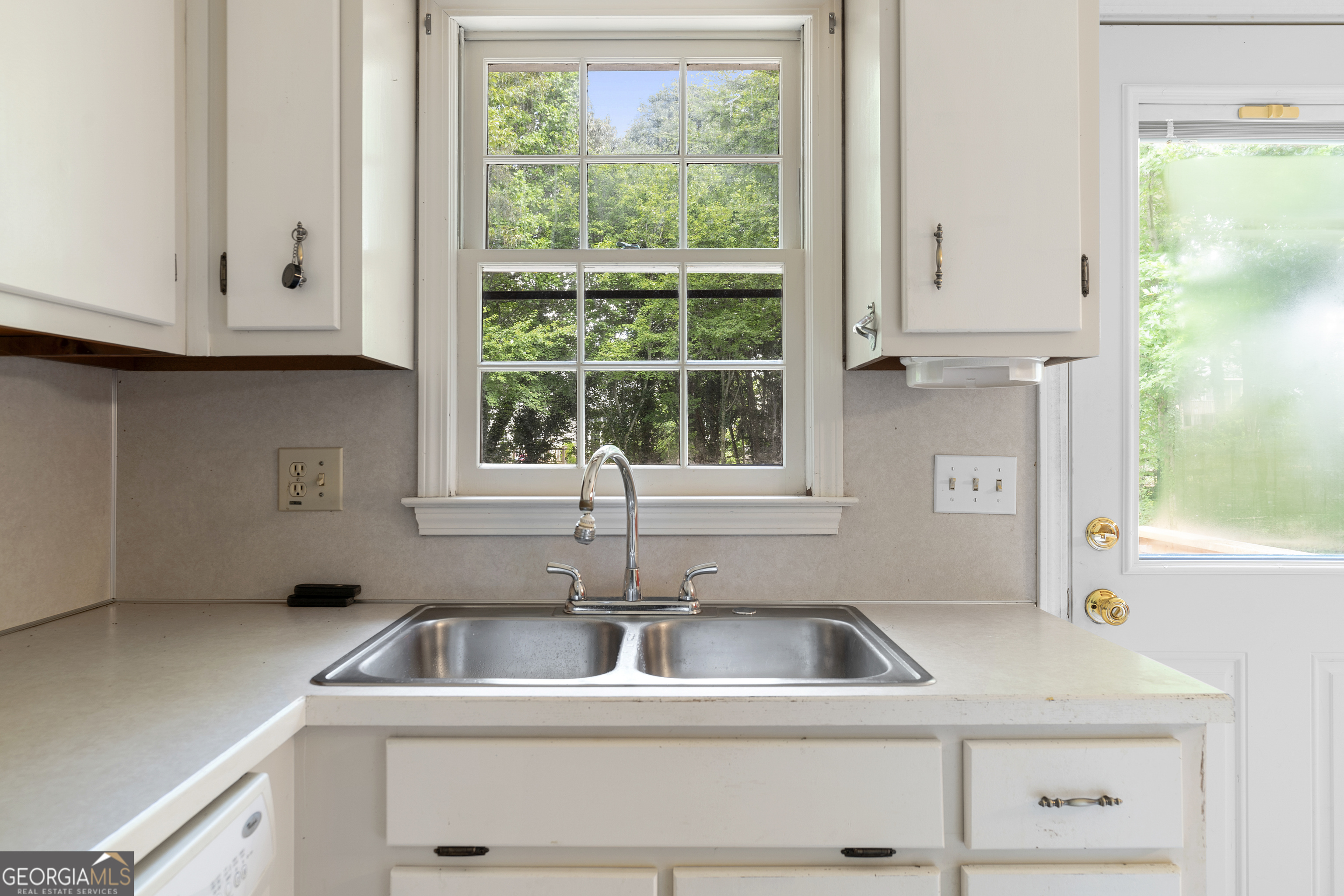 525 Brooksdale Drive