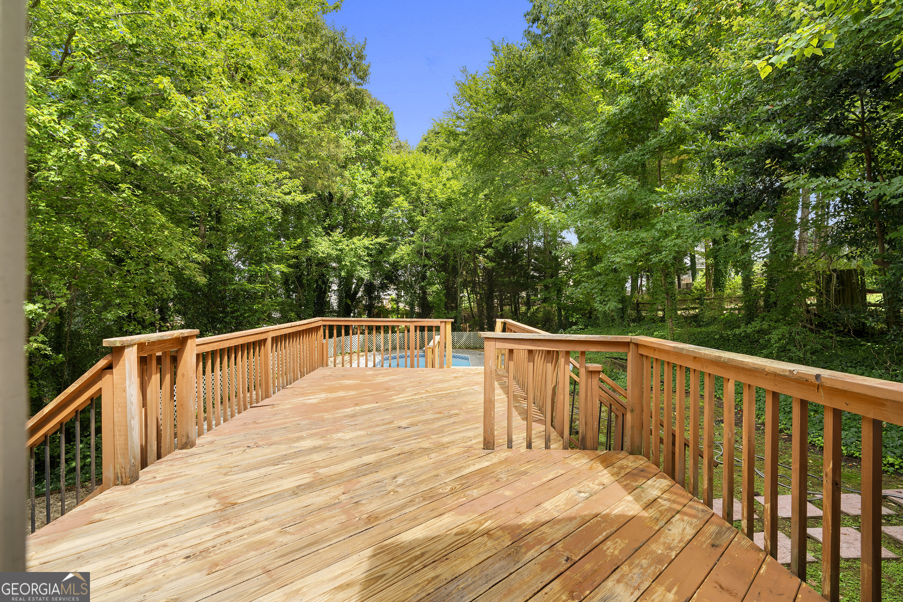 525 Brooksdale Drive