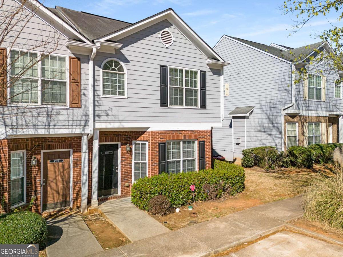 4917 Walden Lake Square