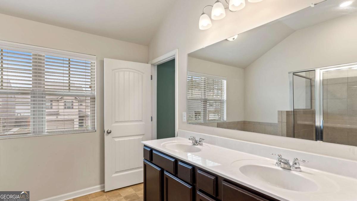 5015 Rapahoe Trail