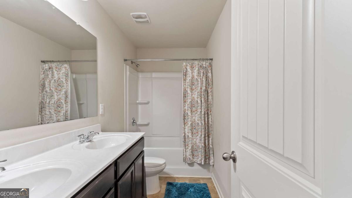 5015 Rapahoe Trail