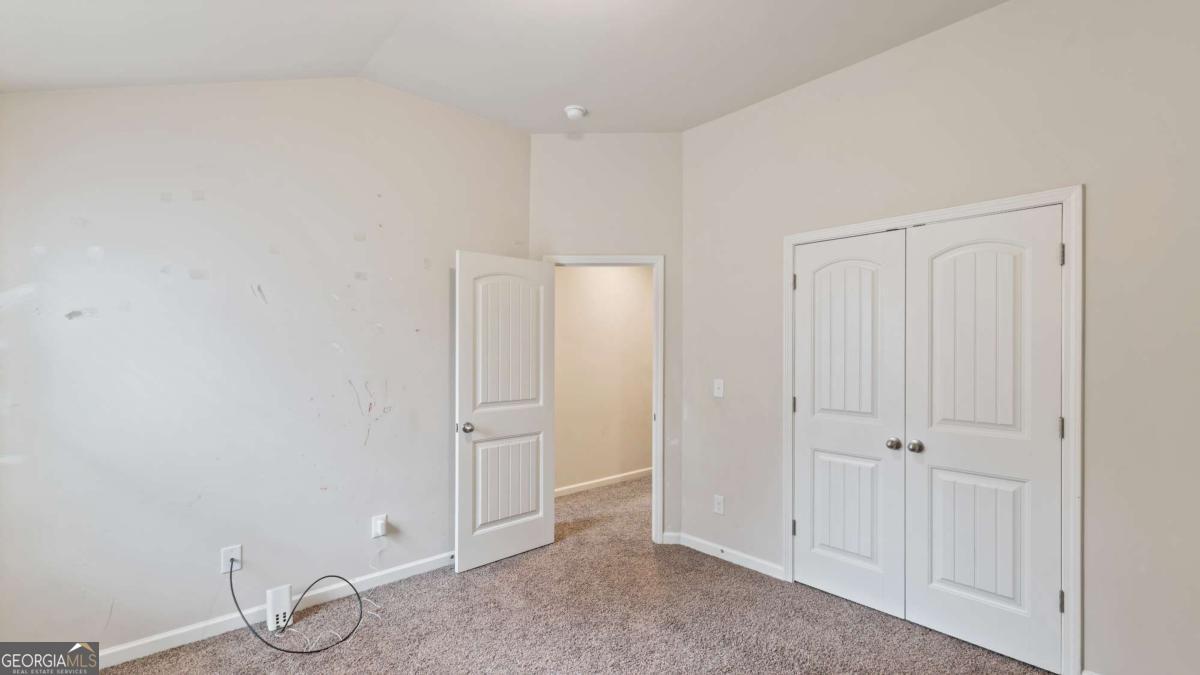 5015 Rapahoe Trail