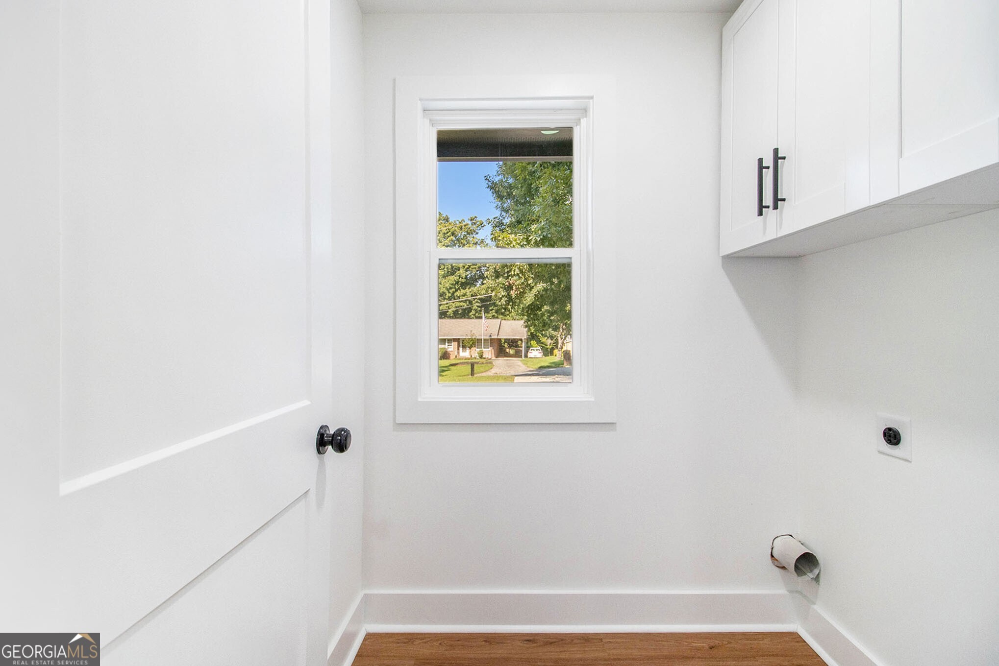 2813 Hillside Road SE