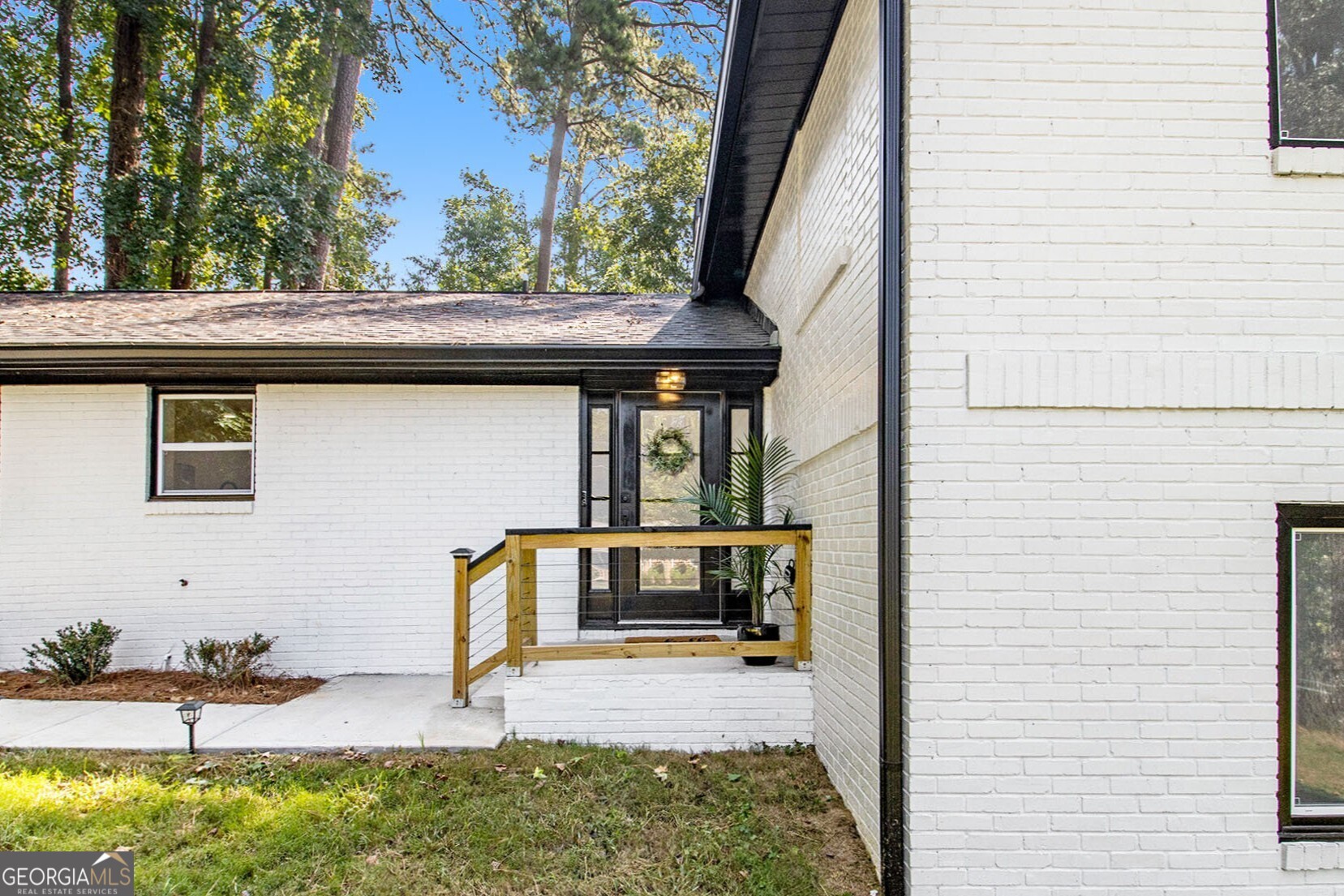 2813 Hillside Road SE